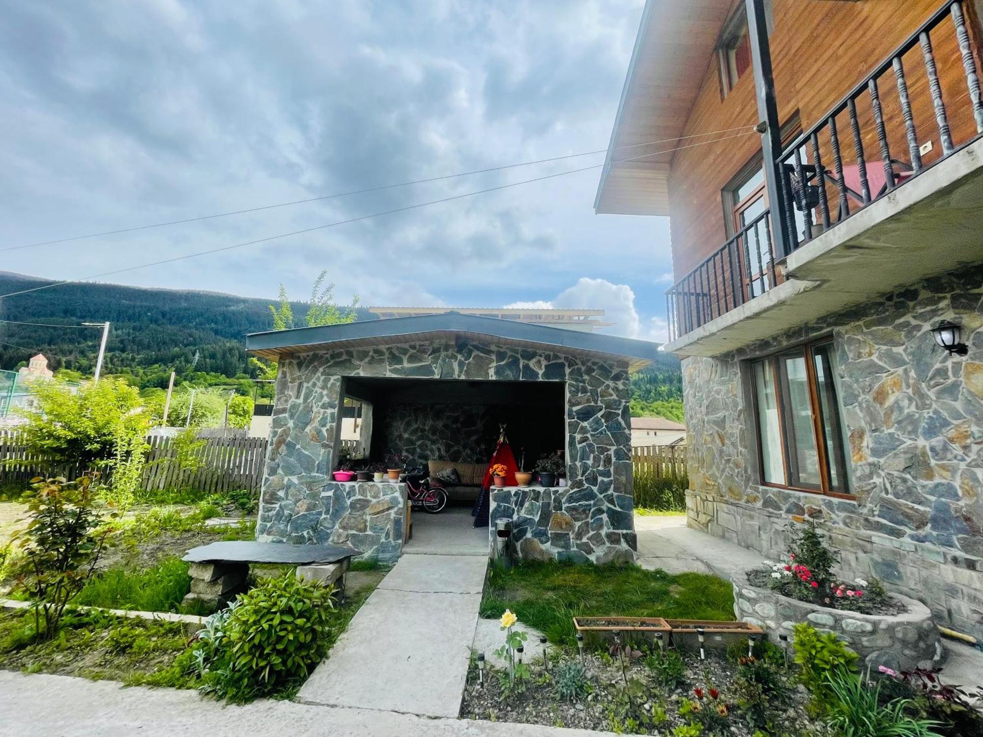 Manana Japaridze'S Guesthouse Mestia Exterior photo