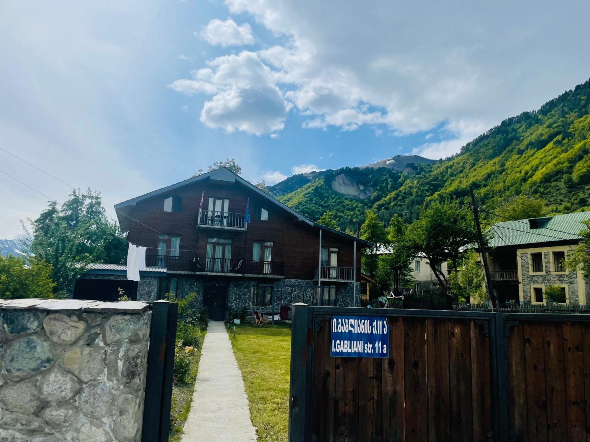 Manana Japaridze'S Guesthouse Mestia Exterior photo